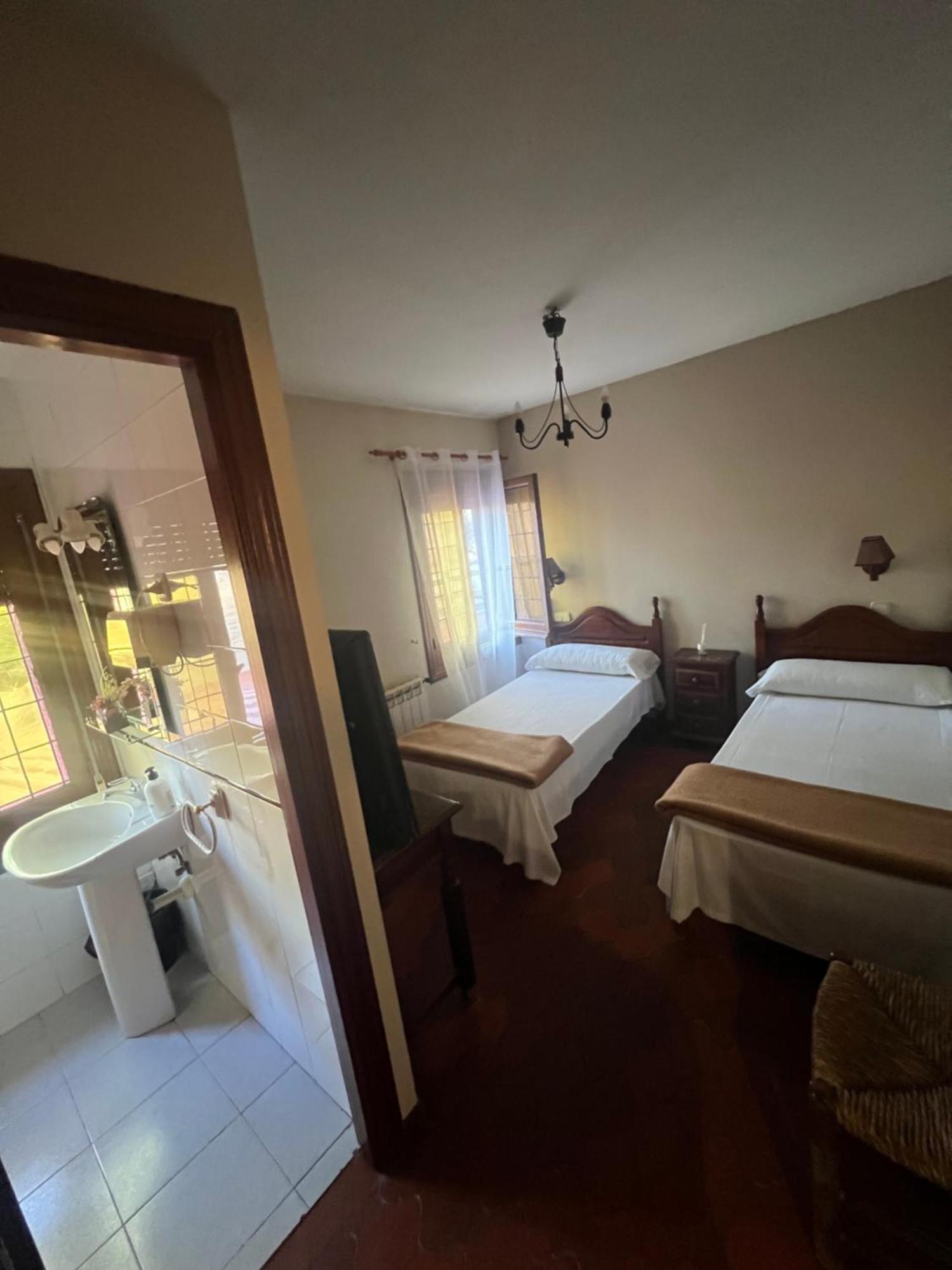 Hostal Sabor Fusion Hotel La Pradera de Navalhorno Kültér fotó
